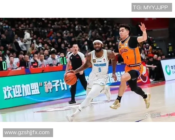 2015年中国男篮与菲律宾首节激战回顾精彩瞬间与战术分析